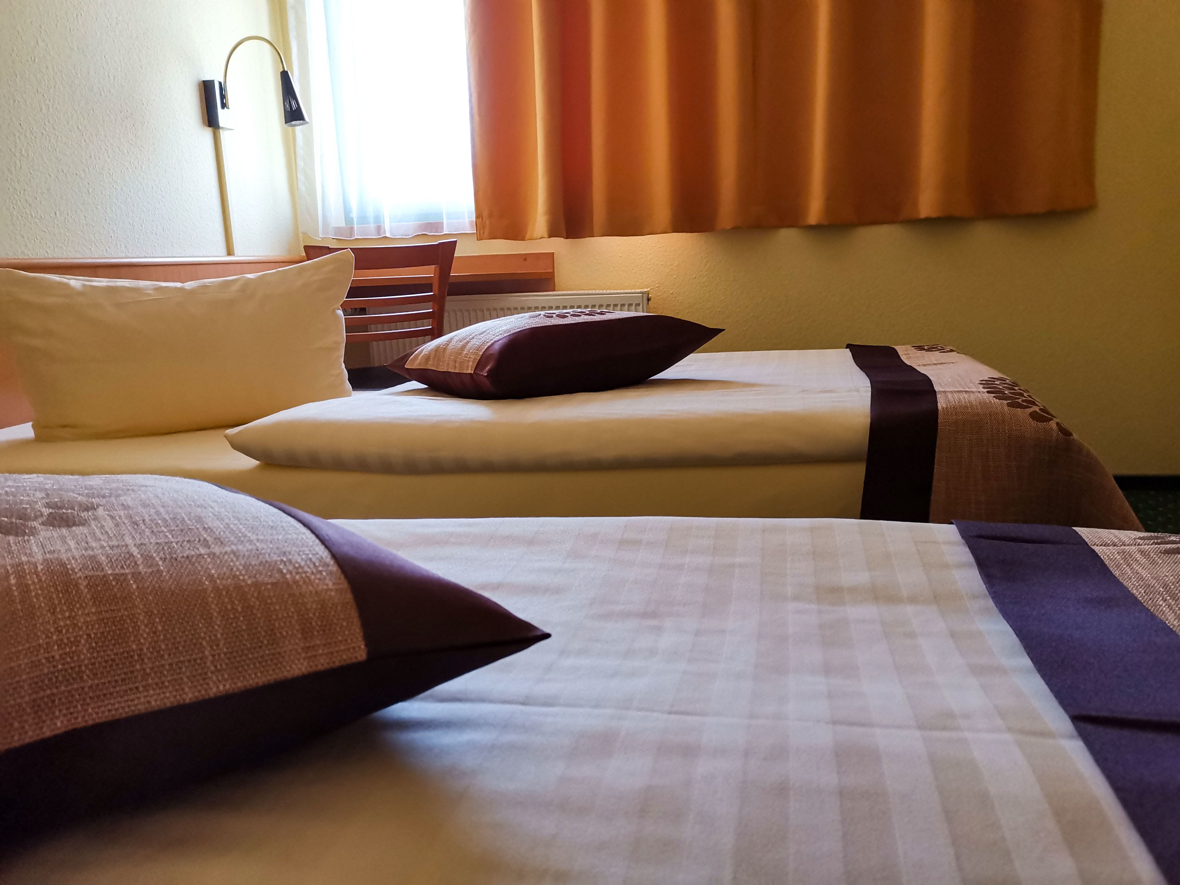 double or twin room | in-room safe, desk, free wifi, bed sheets