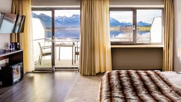 Design-Doppelzimmer, Seeblick (20m²) | Allergikerbettwaren, Minibar, Zimmersafe, Schreibtisch
