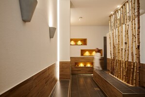 Hot stone massages, 1 treatment room, massages