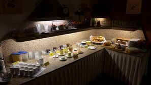 Breakfast buffet - Hotel Heidpark (Lueneburg)