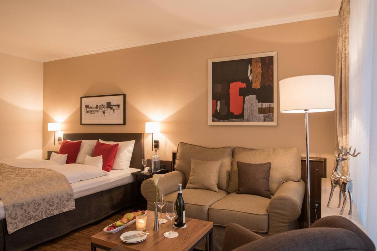 minibar, free wifi, bed sheets