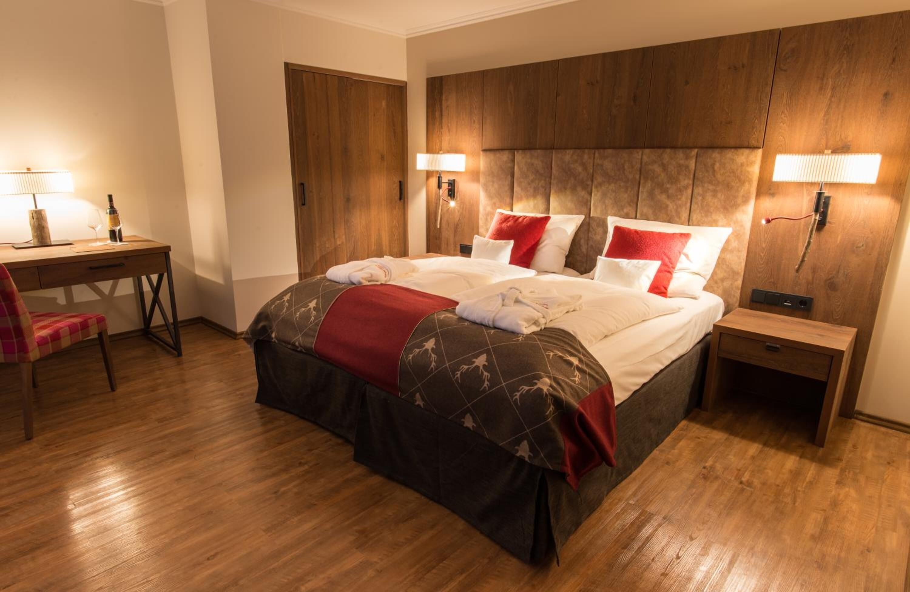 minibar, free wifi, bed sheets