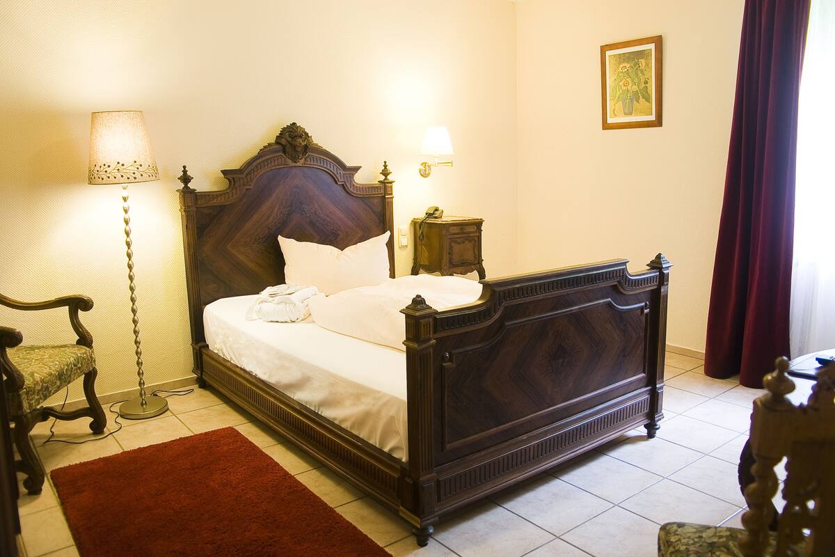 Comfort Single Room, 1 Twin Bed | Premium bedding, minibar, in-room safe, individually decorated