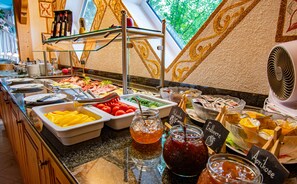 Desayuno buffet todos los días (con cargo) 