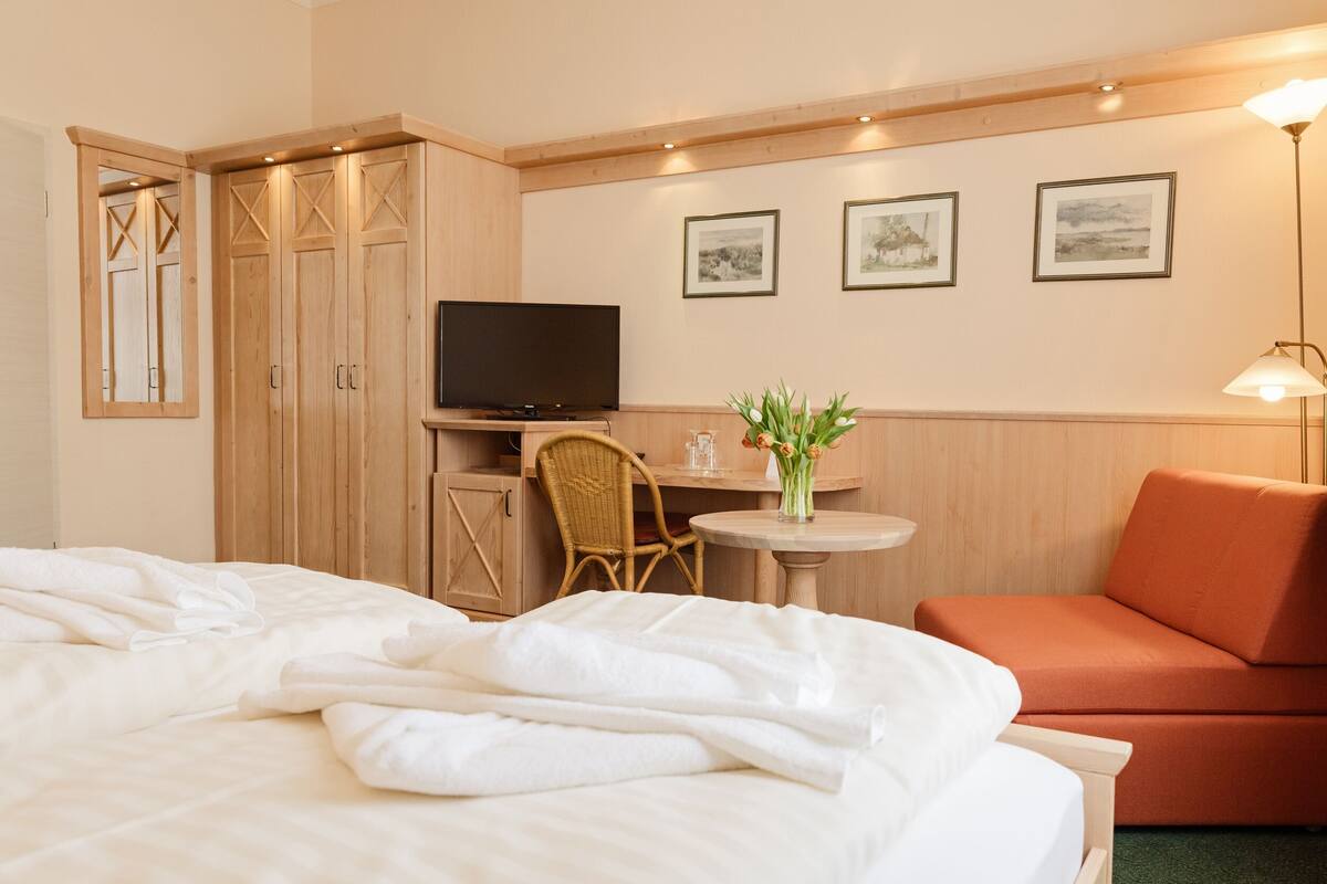 Superior Double Room | Minibar, in-room safe, blackout drapes, WiFi (free)
