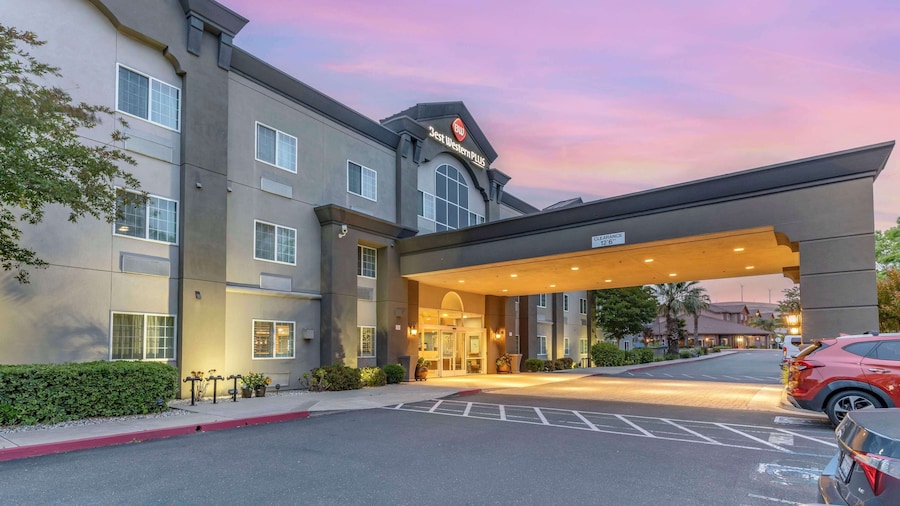 Best Western Plus Vineyard Inn