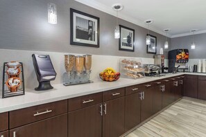 Free continental breakfast  - Best Western Plus Vineyard Inn (Livermore)