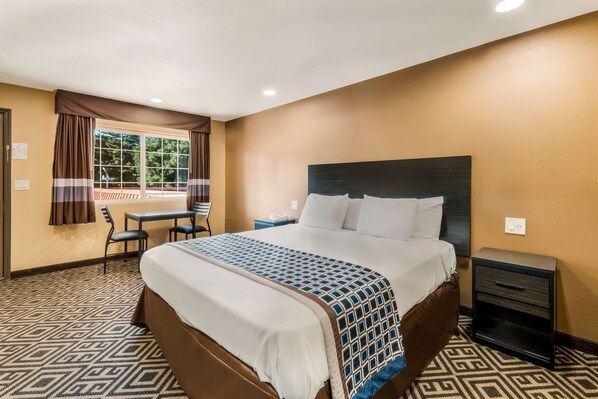 Iron/ironing board, free WiFi, bed sheets