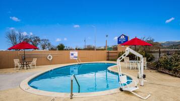 Seasonal outdoor pool