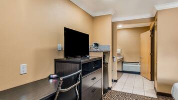 Iron/ironing board, free WiFi, bed sheets