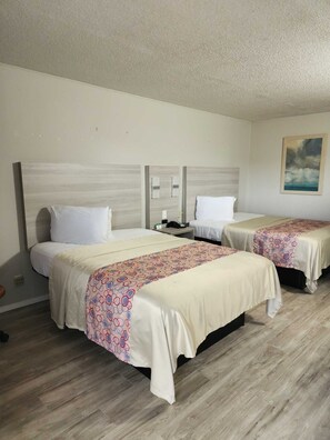 Classic-rum - 2 queensize-sängar | 1 sovrum, gratis wi-fi och sängkläder