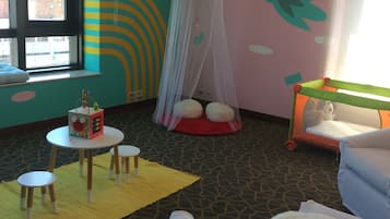 Children’s play area – indoor