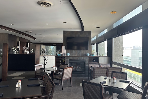 Breakfast, lunch, dinner served; local cuisine