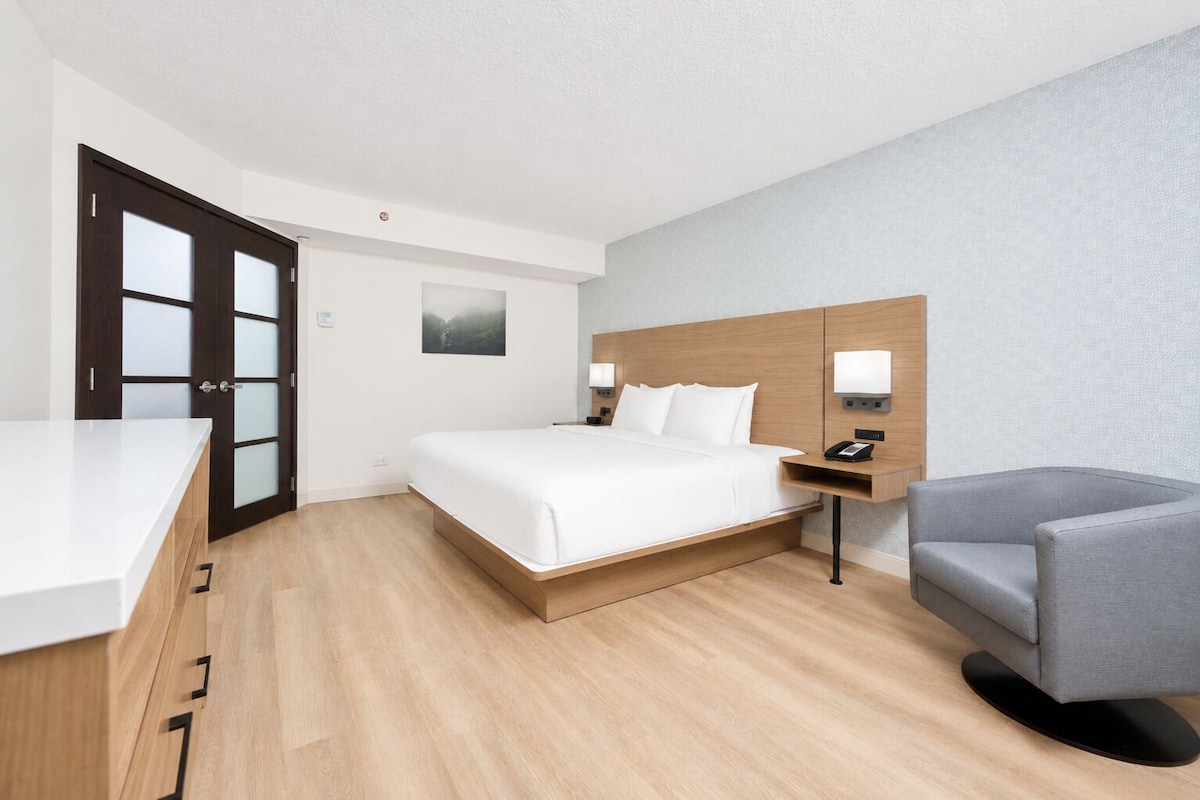 Hochwertige Bettwaren, Pillowtop-Betten, Schreibtisch