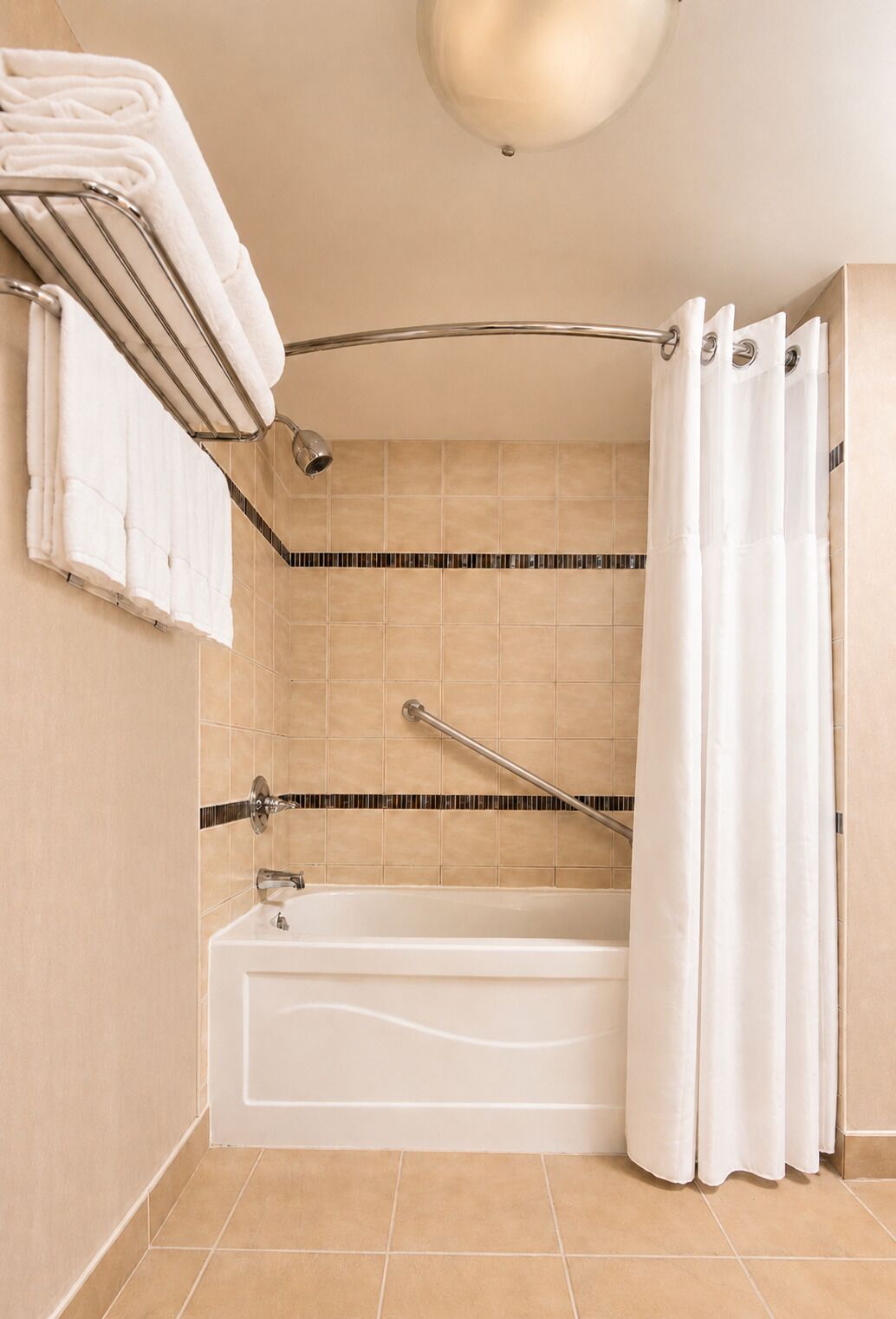 Suite, 1 King Bed, Non Smoking | Bathroom