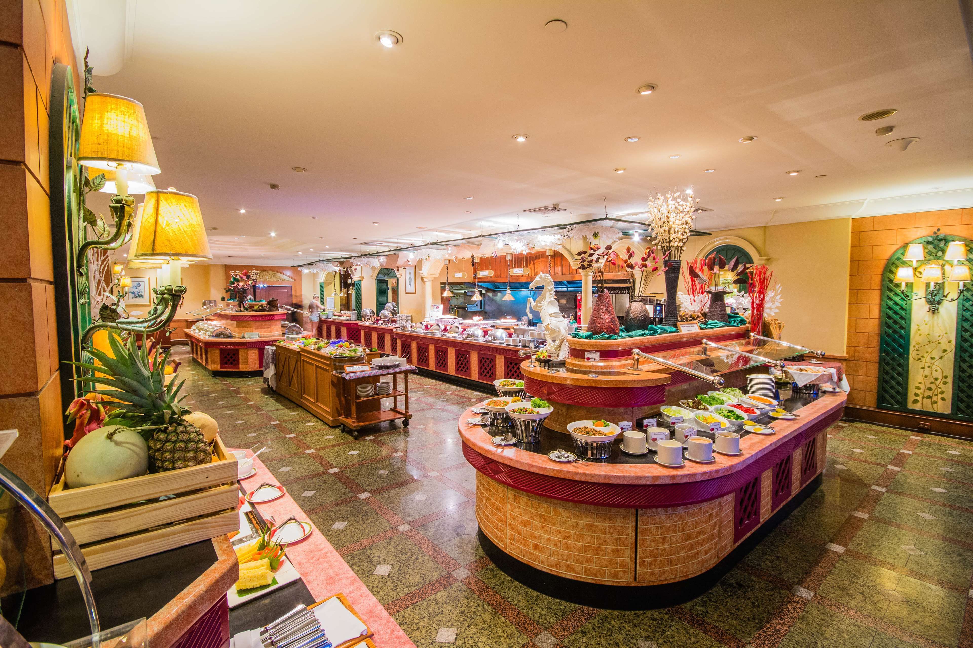 Bữa sáng buffet hàng ngày (450 THB/mỗi người) 