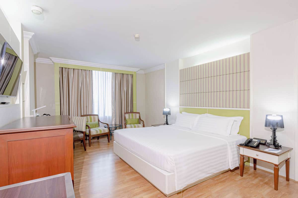 Superior Room, 1 King Bed