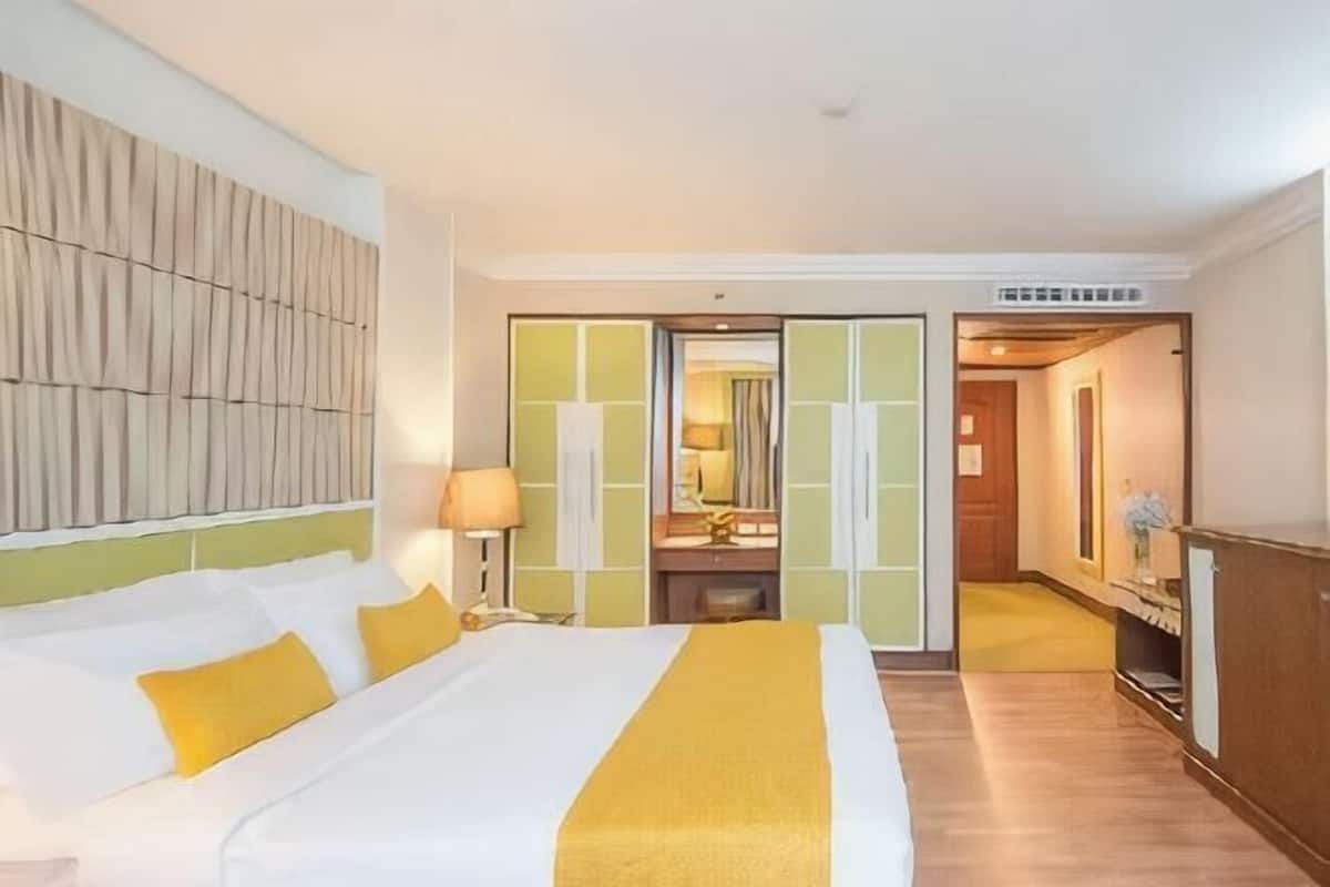 1 bedroom, minibar, in-room safe, desk