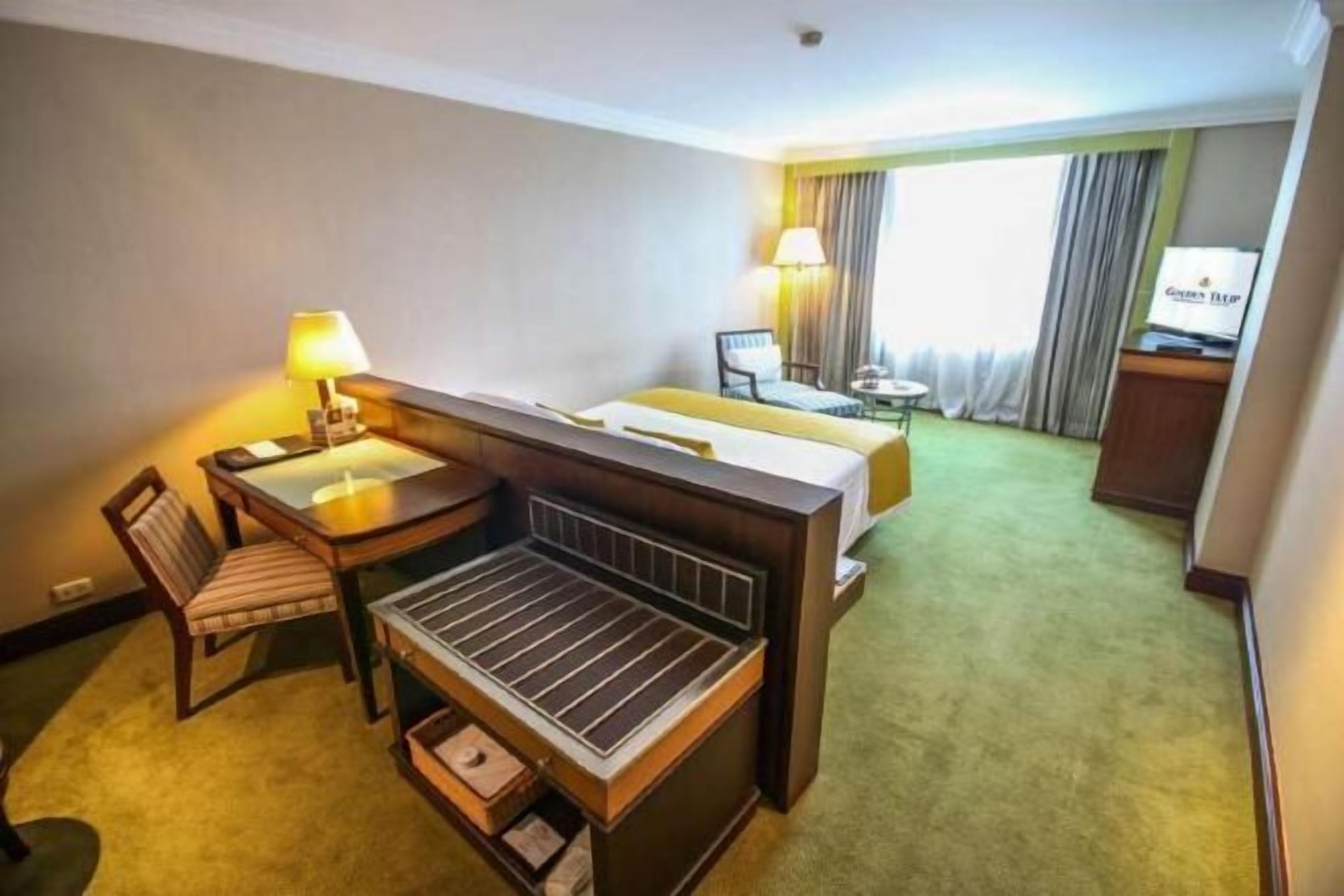 Minibar, in-room safe, desk, iron/ironing board