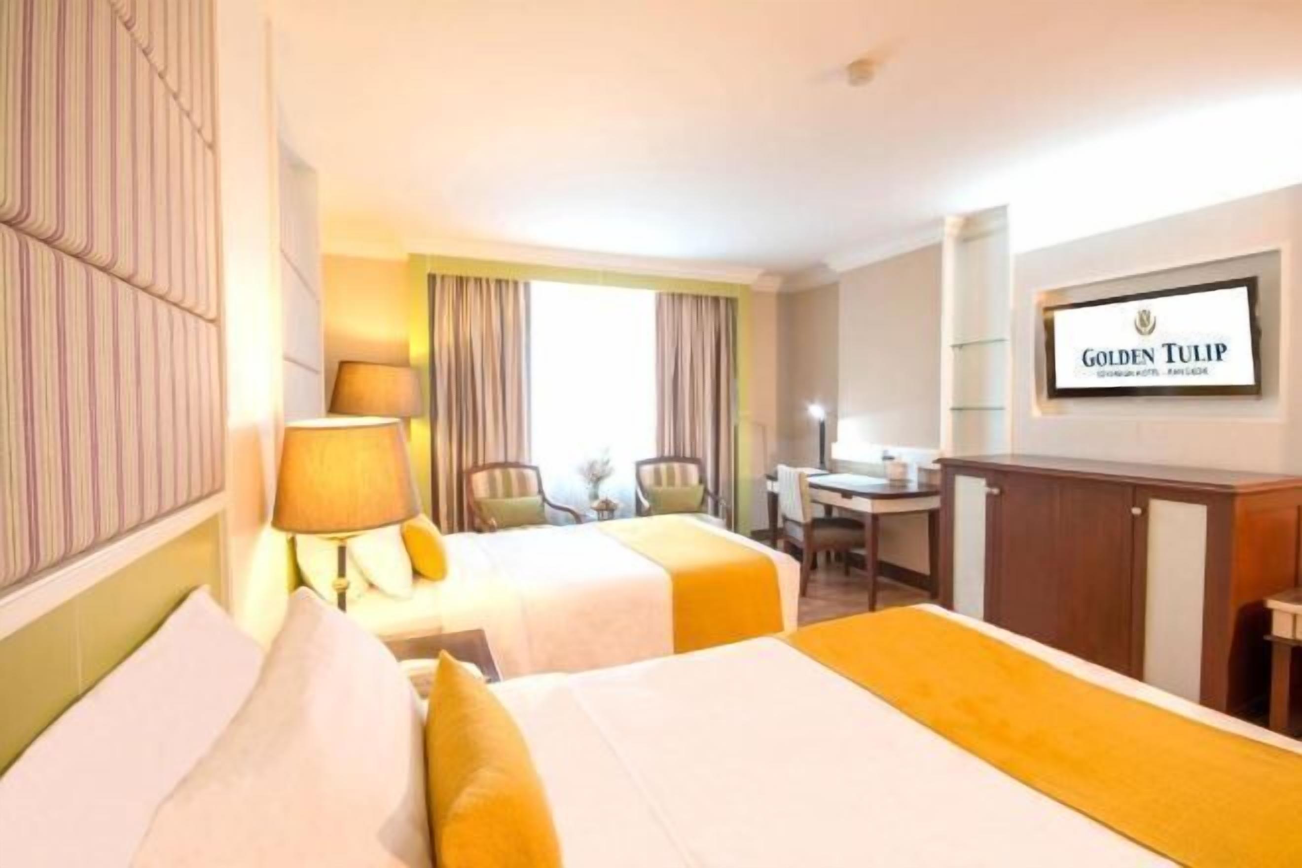 Minibar, in-room safe, desk, iron/ironing board