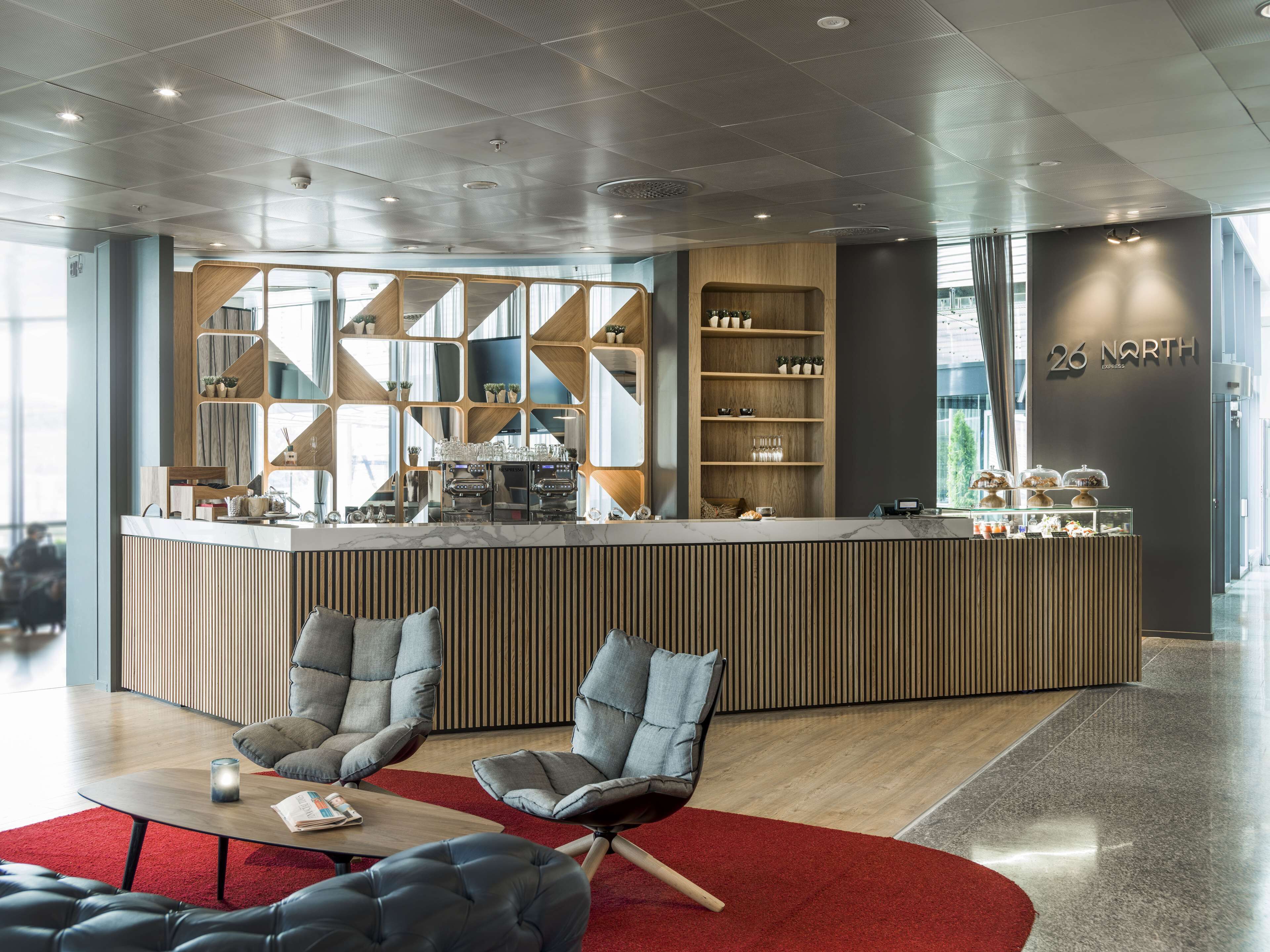 2 restaurants, breakfast, lunch, dinner served; international cuisine