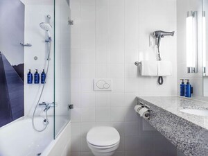 Tremannsrom – standard | Bad | Toalettartikler (inkludert), hårføner og håndklær