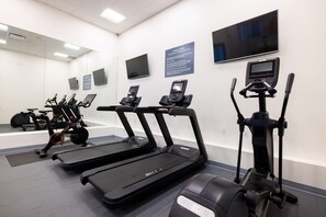 Fitness facility - DoubleTree by Hilton Calgary North (Calgary)