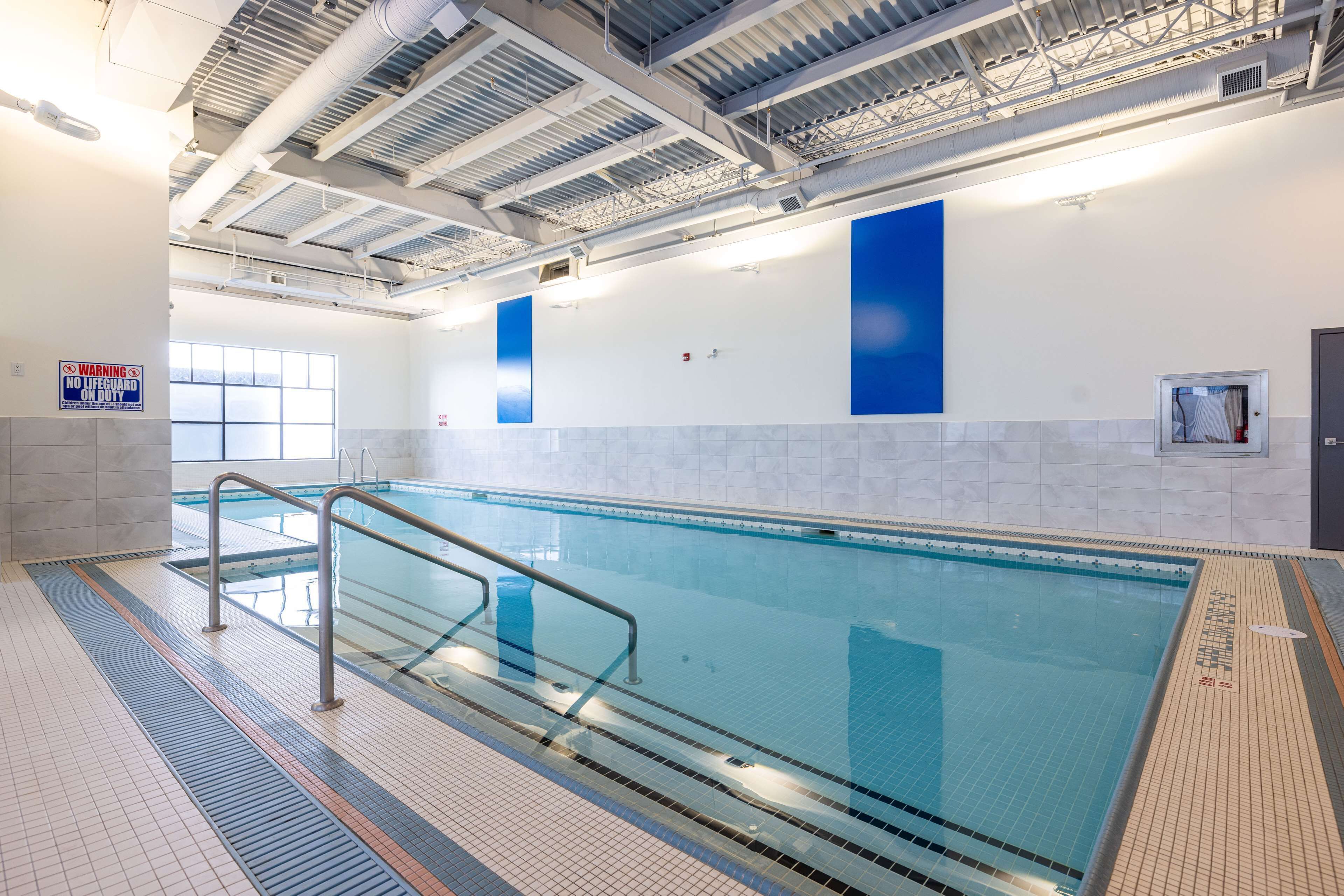 Photo - DoubleTree by Hilton Calgary North