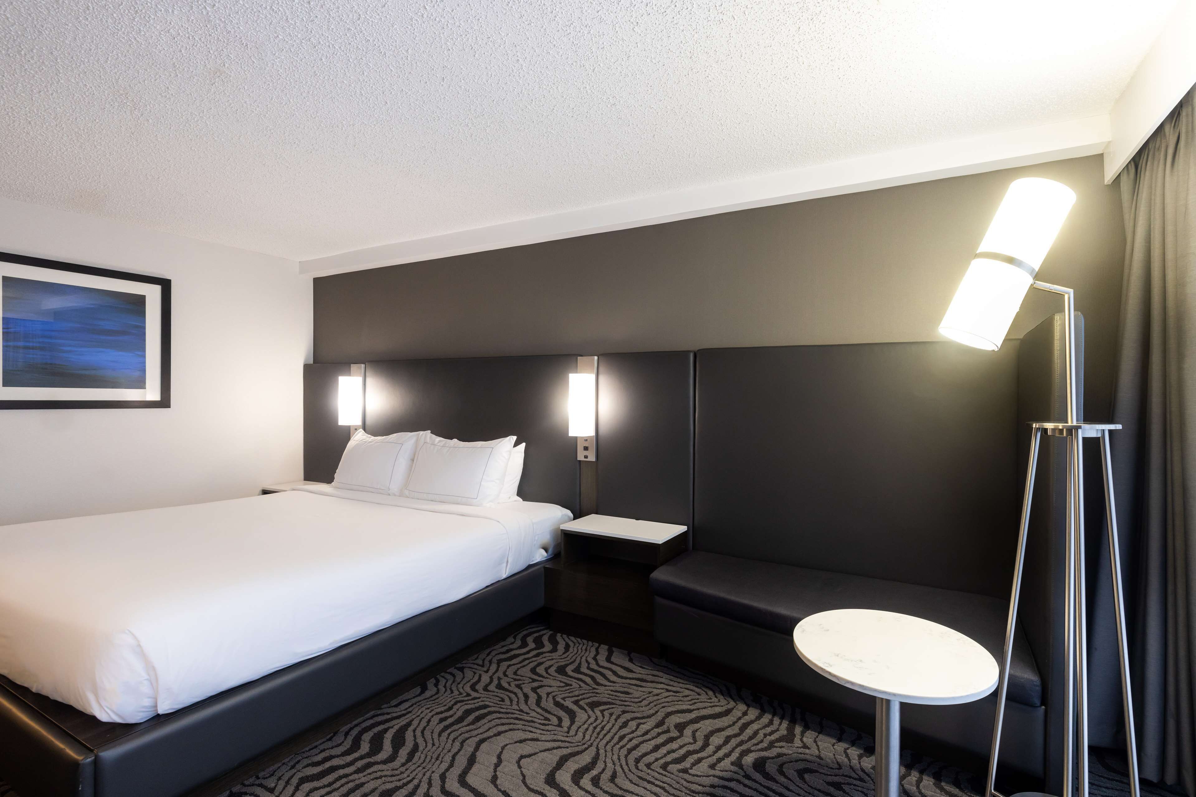 Photo - DoubleTree by Hilton Calgary North