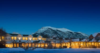 Coast Canmore Hotel & Conference Centre