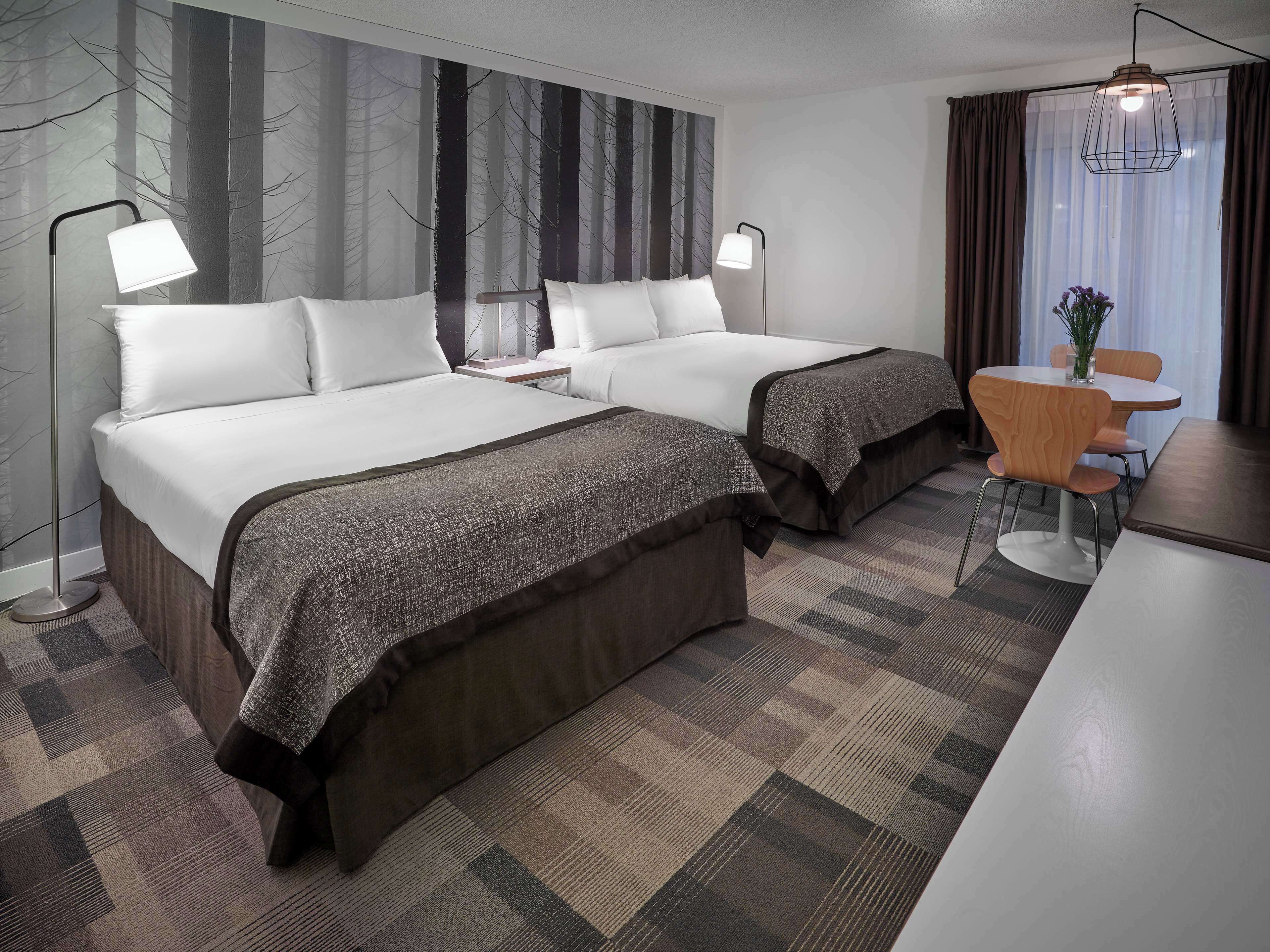 Quarto conforto, 2 camas Queen (Coast Two Queens) | Roupas de cama premium, camas com colchões pillow-top