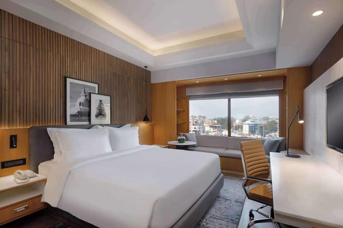 Apartment | Pillowtop beds, minibar, in-room safe, desk
