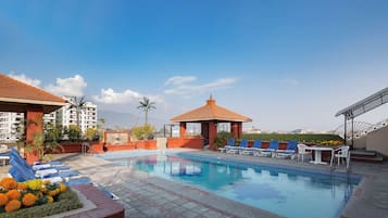 Outdoor pool, sun loungers