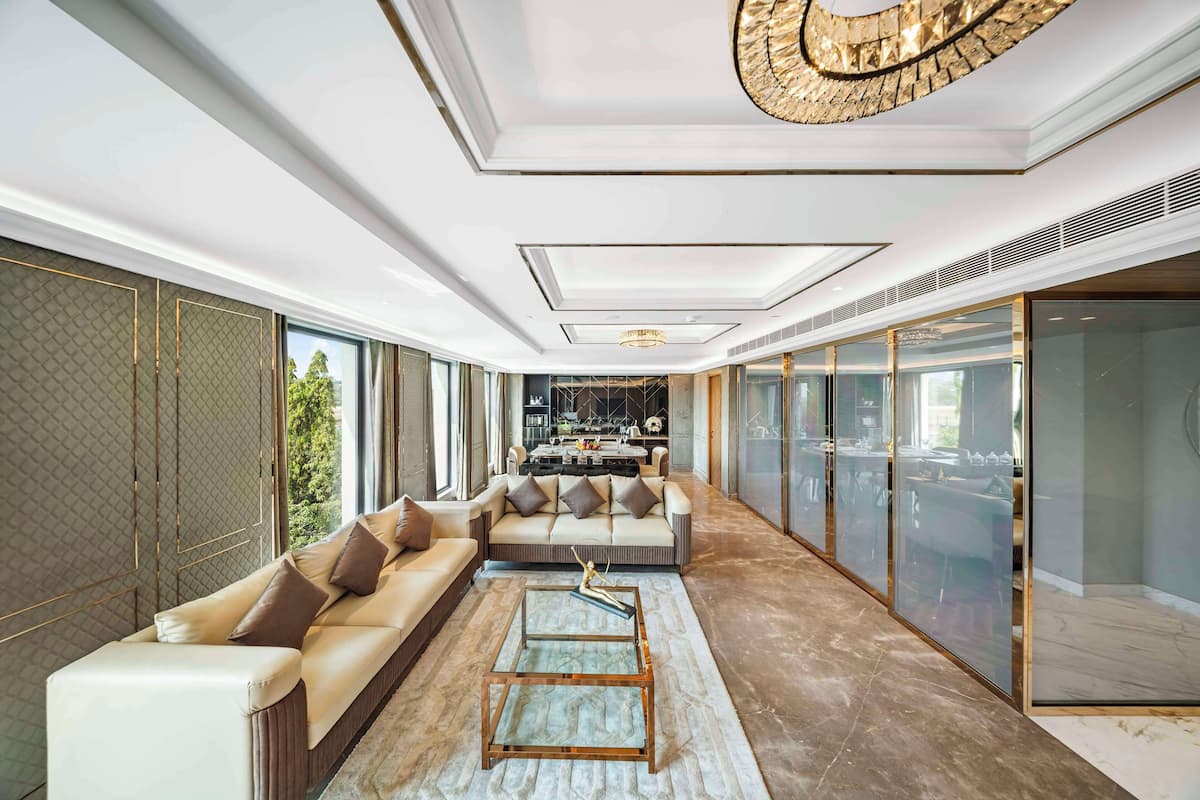 presidential penthouse suite with airport transfers and club lounge access | 1 bedroom, premium bedding, minibar, in-room safe