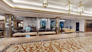 Lobby - Radisson Blu Hotel & Suites GRT Chennai (Chennai)