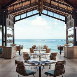 4 restaurants, breakfast served
