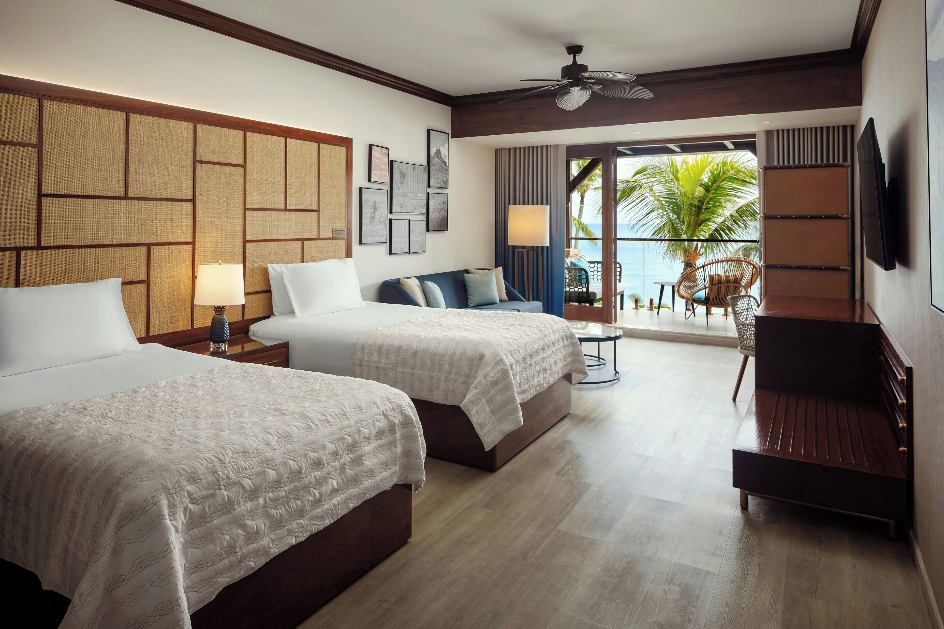 Junior suite, 1 eenpersoonsbed | Luxe beddengoed, een minibar, een kluis op de kamer, een bureau