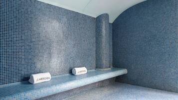 Couples treatment room(s), sauna, hot tub, steam room