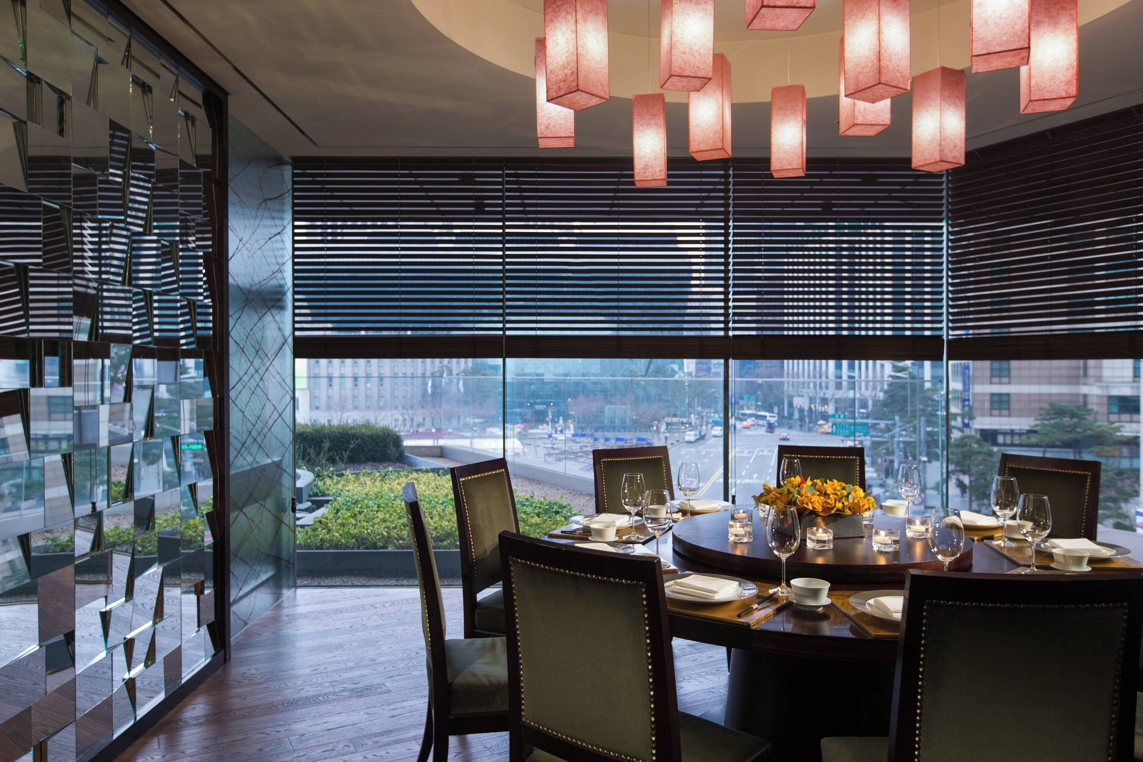 lunch and dinner served