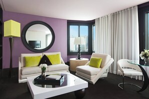 休閒套房, 1 張特大雙人床 | 客廳 | 32 吋LCD 電視連衛星電視頻道、電視