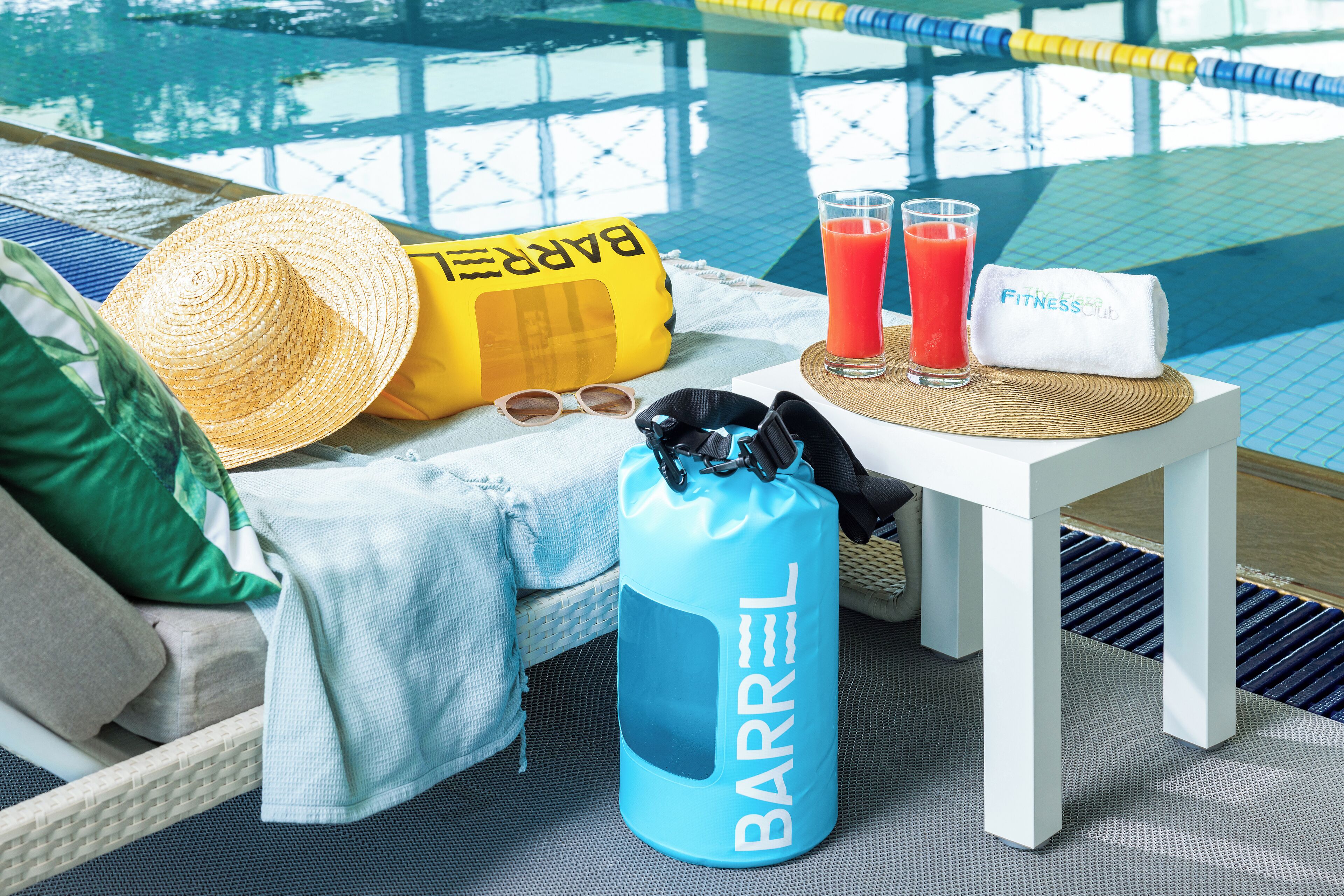 indoor pool, open 6:00 am to 10:00 pm, pool loungers