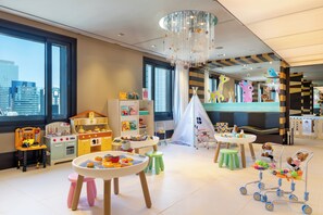 Área de juegos infantiles techada