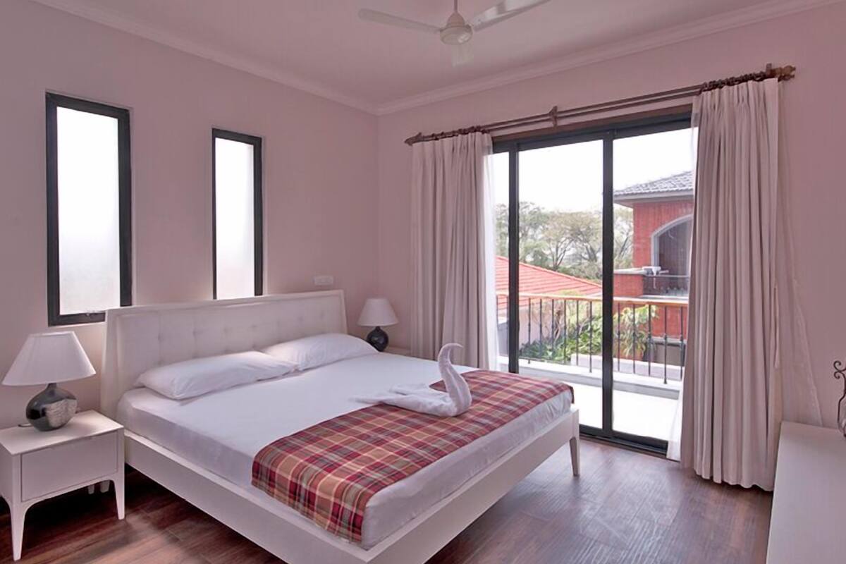 Ffort Villa | 1 dormitorio, minibar, caja fuerte y escritorio