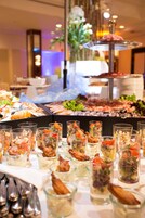 2 restaurantes; se sirven desayunos