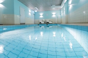 Indoor pool, pool loungers