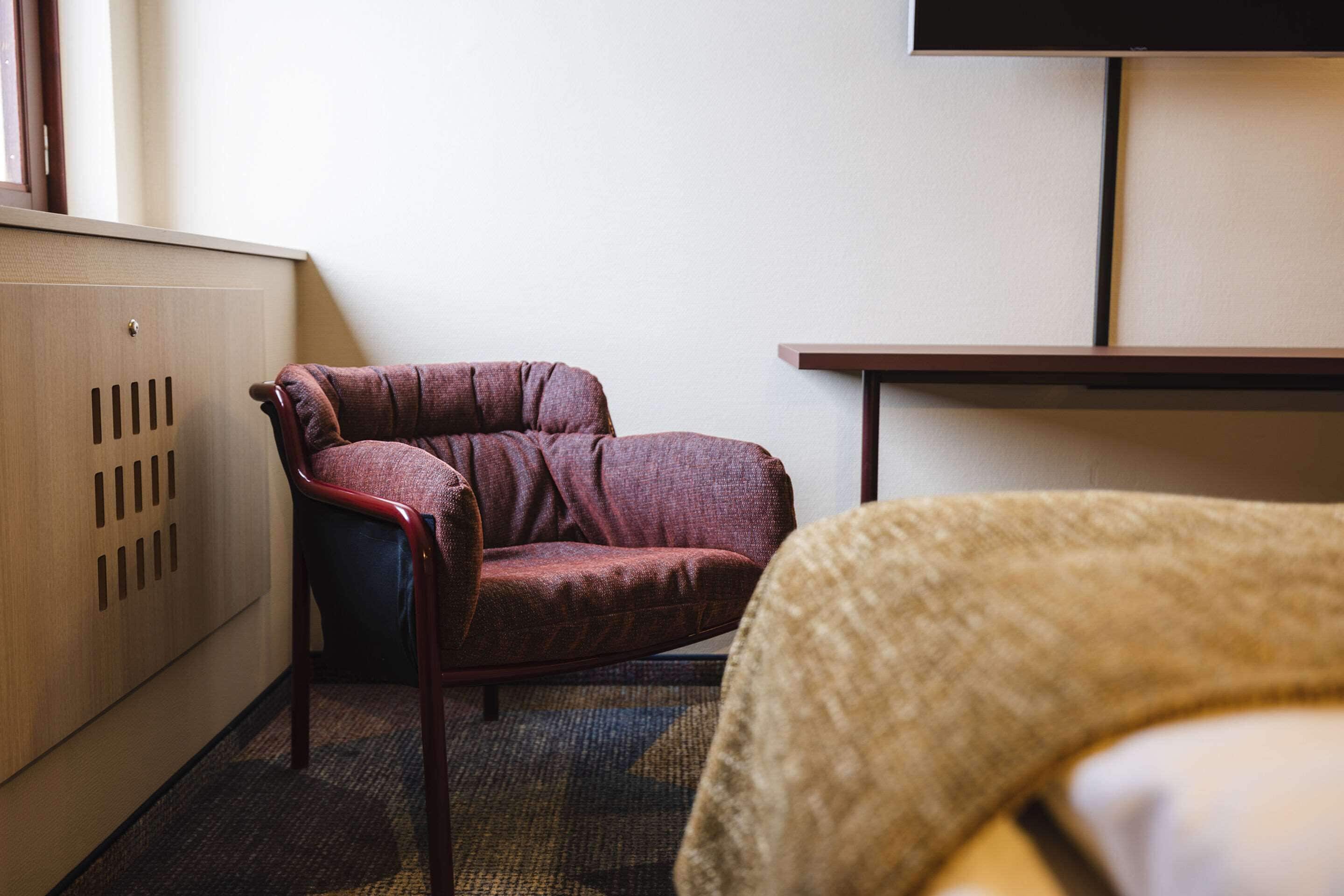 family room, multiple beds, non smoking | desk, blackout curtains, iron/ironing board, cots/infant beds