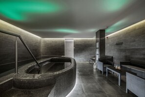 Indoor spa tub