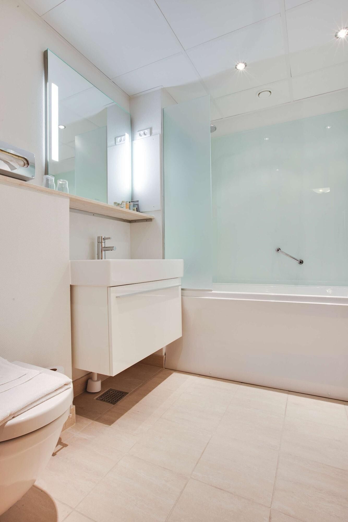 Bathroom | Free toiletries, hair dryer, towels, soap