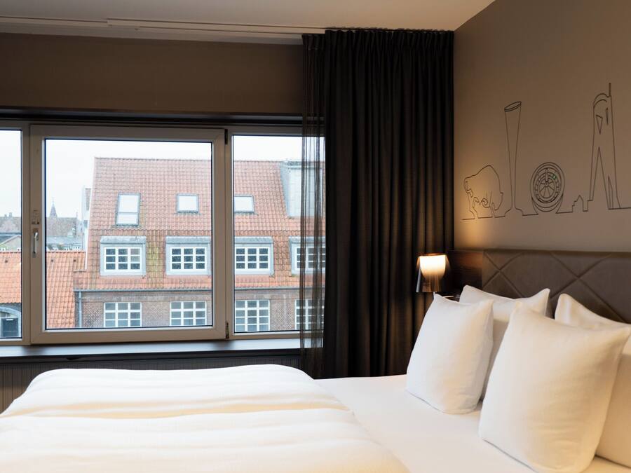 Ropa de cama hipoalergénica y minibar