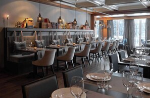 2 restaurants, breakfast, lunch, dinner served; American cuisine - Scandic Lillehammer Hotel (Lillehammer)